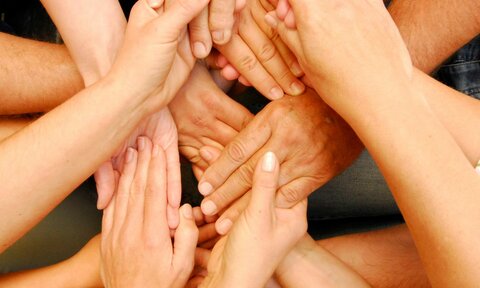 Holding hands with each other | The meaning of non-profit organizations for society | Anosk