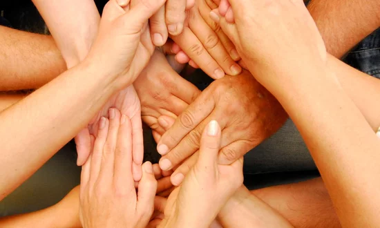 Holding hands with each other | The meaning of non-profit organizations for society | Anosk
